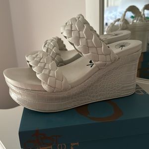 ‘Fluent Ivory’ color Wedge Sandal Shoes